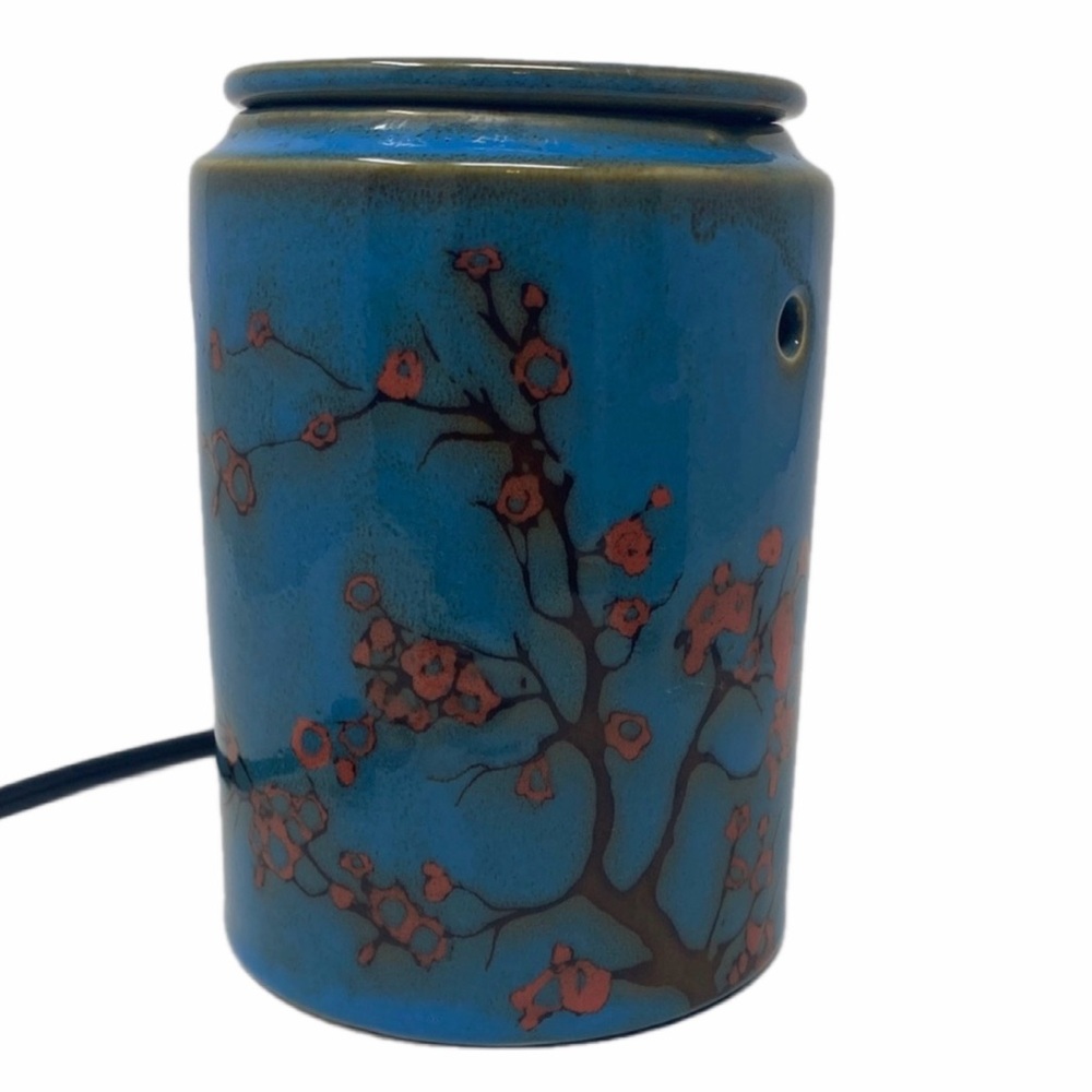 Scentsy  Plug in Warmer Blue With Floral Design